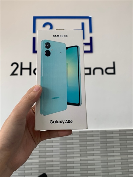 Điện thoại Samsung Galaxy A06 - Ram 4GB/rom 128GB - Màu xanh - Ngoại hình: 98% - Màn ám hồng - Box 4