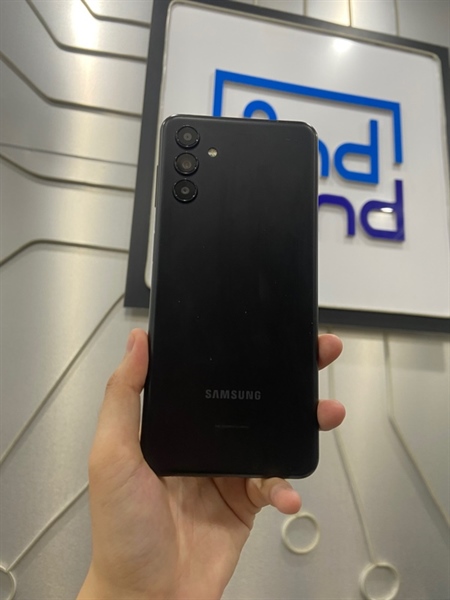 Điện thoại Samsung Galaxy A13 5G - Ram 4/64GB - Máy lock - Màu đen - Ngoại hình: 98% - Màn xước, viền ám xanh - Body - không bao hành
