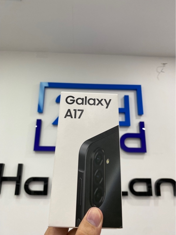 Điện thoại Samsung Galaxy A17 - Màu đen - 8/128GB - Newseal - Còn hóa đơn Phong Vũ