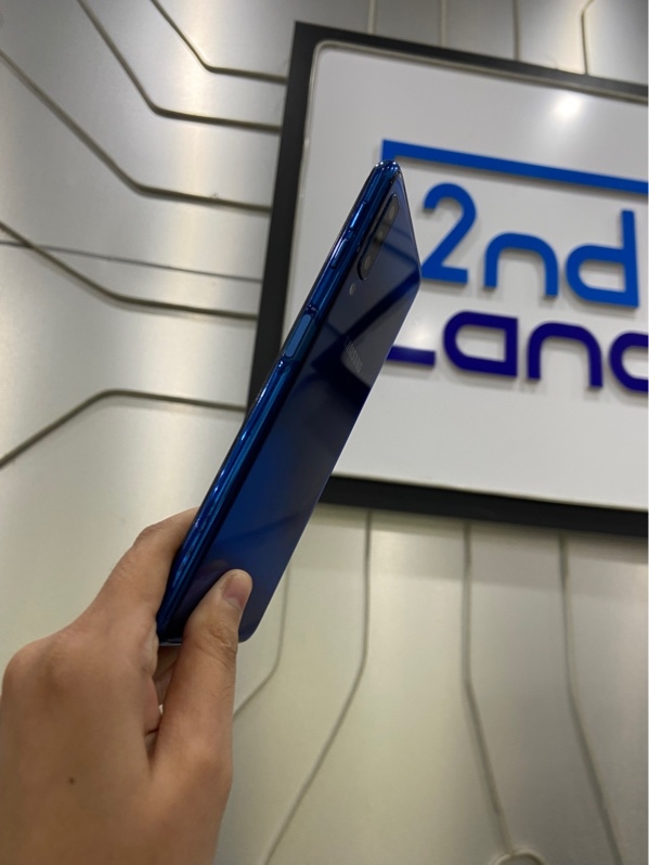 Điện thoại Samsung Galaxy A7 2018 - Ram 4/64GB - Màu xanh - Ngoại hình: 97% - Màn ám xanh nhẹ - Body