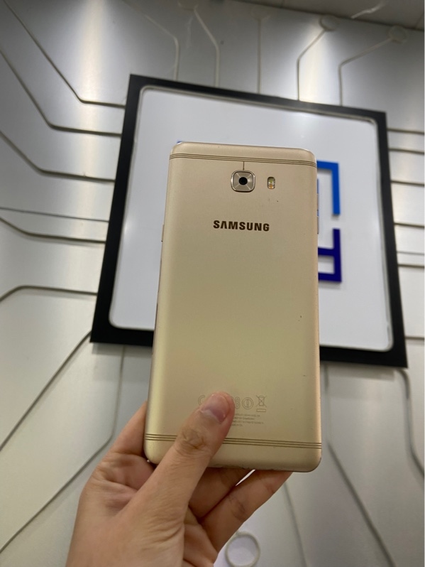 Điện thoại Samsung Galaxy C9 Pro - SM-C900F/DS - Ram4/64GB - Màu hồng - Ngoại hình: 97% - Màn ám hồng trong vừa , trầy cấn viền , loa rè - Body - Không bảo hành