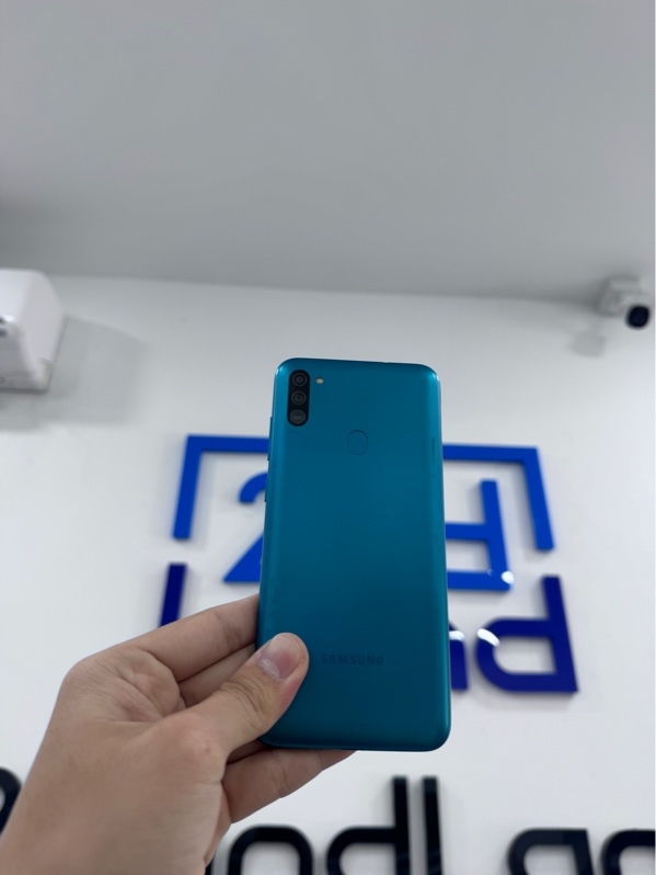 Điện thoại Samsung Galaxy M11 - 3/32Gb - Màu xanh - Ngoại hình 96% - Trầy xước nhiều, màn hở sáng rõ, ám xanh, pin phù, tác vụ đơ - Kèm hộp xấu, cốc cáp sạc - KHÔNG BẢO HÀNH