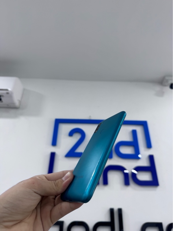 Điện thoại Samsung Galaxy M11 - 3/32Gb - Màu xanh - Ngoại hình 96% - Trầy xước nhiều, màn hở sáng rõ, ám xanh, pin phù, tác vụ đơ - Kèm hộp xấu, cốc cáp sạc - KHÔNG BẢO HÀNH