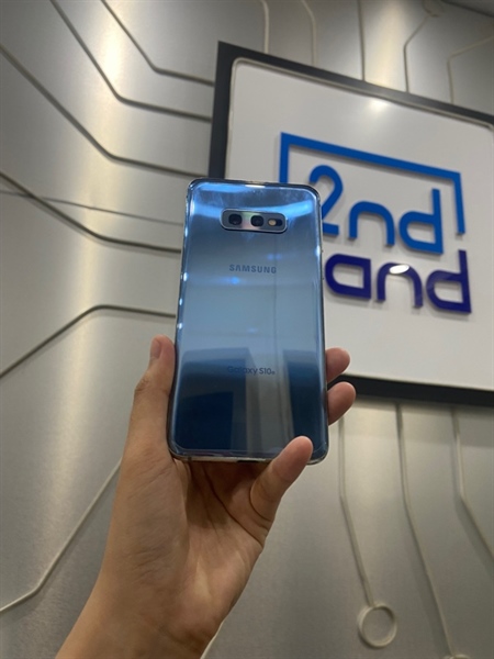 Điện thoại Samsung Galaxy S10E - Ram 6/128GB - Màu xanh - Ngoại hình: 97% - Đã thay nắp lưng, màn lưu ảnh - Body