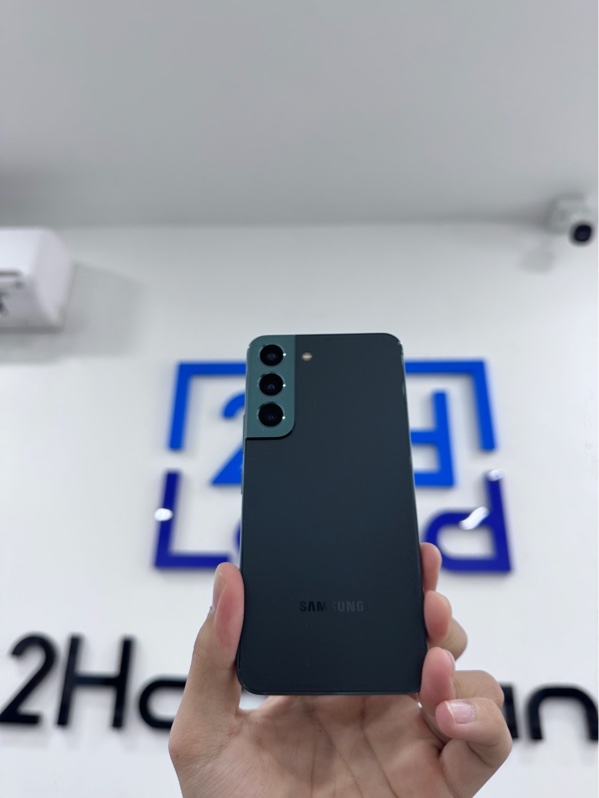 Điện thoại Samsung Galaxy S22 - Snapdragon 8 gen 1 - 8/128GB - Màu xanh - Ngoại hình 97% - Lưng hằn ốp, ssvn, màn trầy, hồng nhẹ - Body