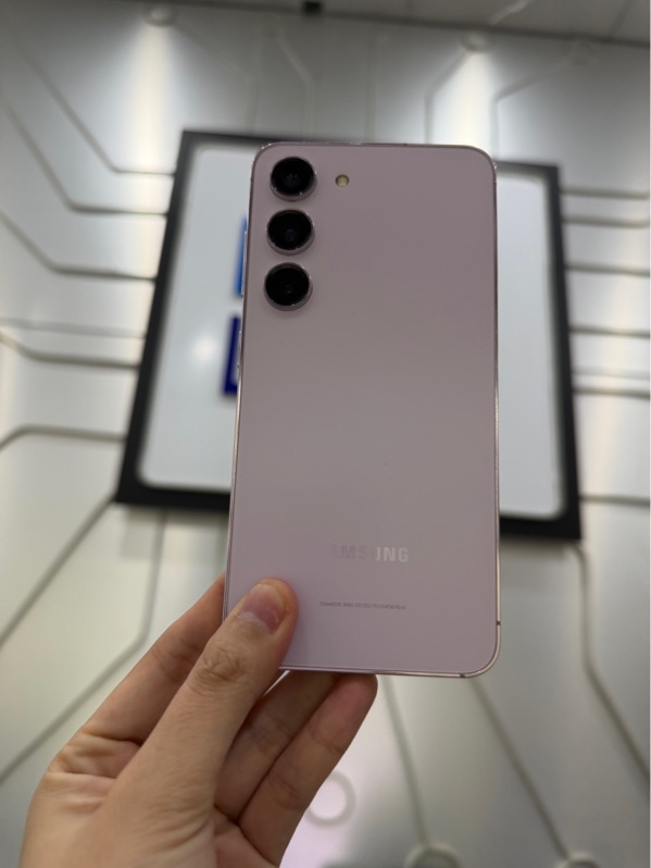 Điện thoại Samsung Galaxy S23 - Snapdragon 8 Gen 2 - Ram 8/256GB - Bản Hàn - Màu hồng - Ngoại hình: 98% - Body