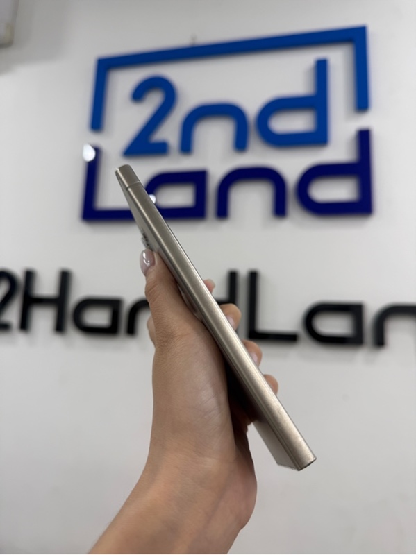 Điện thoại Samsung Galaxy S24 ultra - chip Snap 8 Gen3 - 12/512gb - Màu vàng titan - Ngoại hình 97% - Viền trầy cấn 4 góc , đã thay lưng , màn trầy nặng - Kèm sạc linh kiện