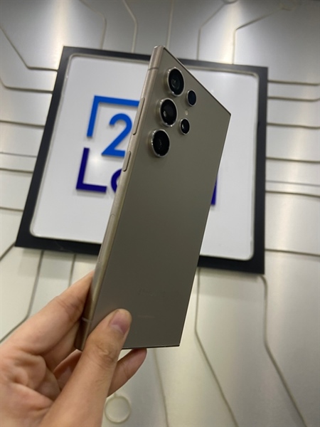 Điện thoại Samsung Galaxy S24 Ultra - Mã mỹ - Ram 12/256GB - Màu bạc - Ngoại hình: 97% - Tróc sơn viền, kính trầy xước - Body 1