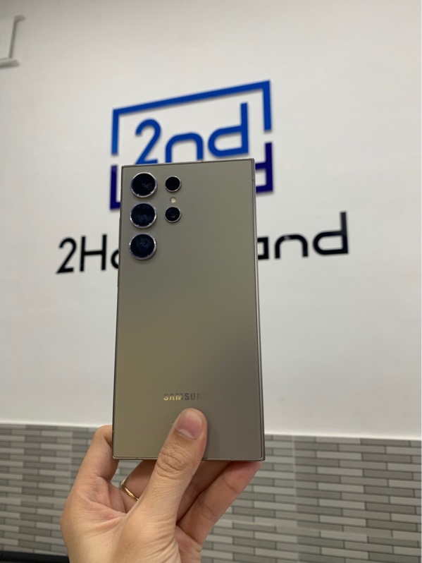 Điện thoại Samsung Galaxy S24 Ultra - Snapdragon 8 gen 3 - Ram 12GB/256GB - Màu xám titan - Ngoại hình: 97% - Màn lưu ảnh, trầy sườn - Box