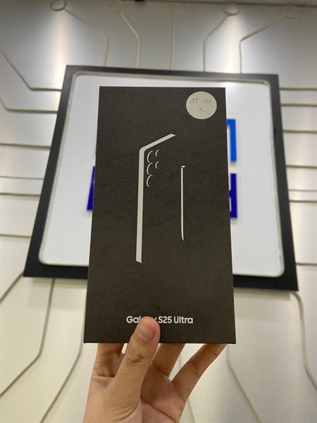 Điện thoại Samsung Galaxy S25 Ultra - SM-S938B1DS - Ram 12/256GB - Màu titan xanh - Ngoại hình: 99% - FullBox - Còn bảo hành đến T2/2026