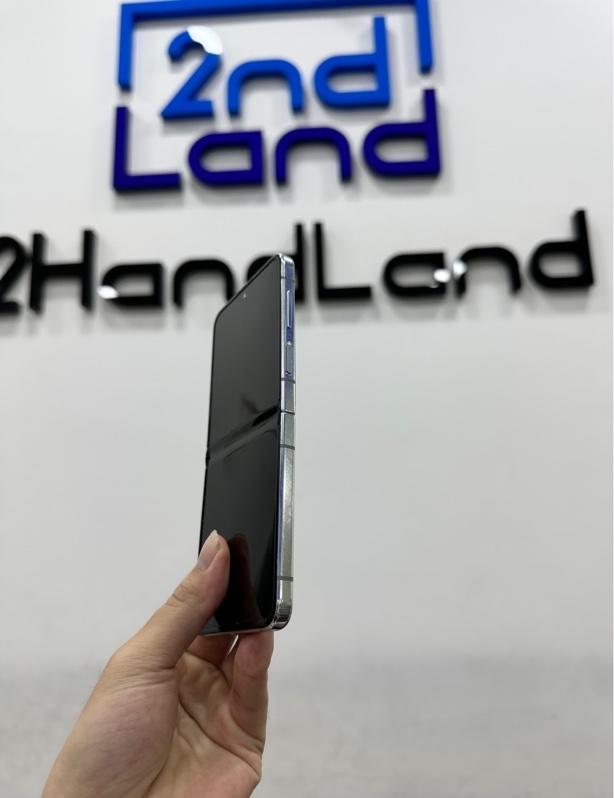Điện thoại Samsung Galaxy Z Flip 5 - Ram 8/256 - Màu xanh - Ngoại hình 97% - Body