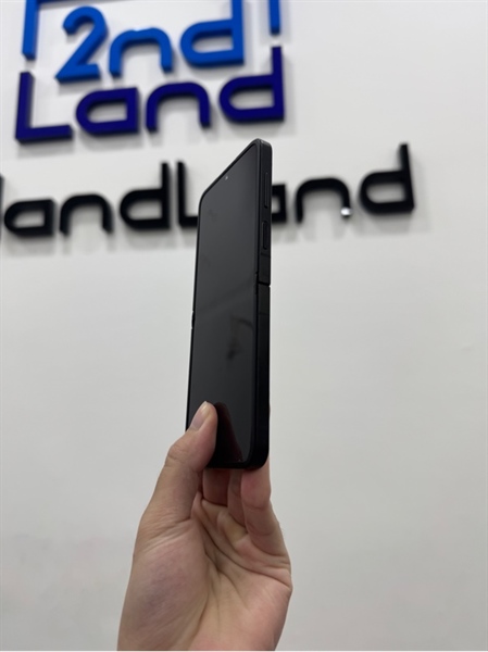 Điện thoại Samsung Galaxy Z Flip7 FE 5G - 8/128GB - Màu đen - Ngoại hình 97% - Kèm box 1