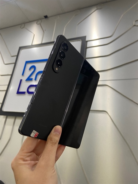 Điện Thoại Samsung Galaxy Z Fold 4 - Ram 12/256GB - Màu đen - Ngoại hình: 98% - Màn trong xước nhẹ 1 vệt - Body