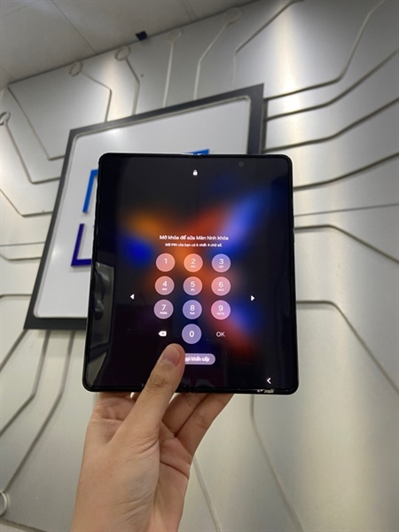 Điện Thoại Samsung Galaxy Z Fold 4 - Ram 12/256GB - Màu đen - Ngoại hình: 98% - Màn xước giữa 1 đường - Body 3