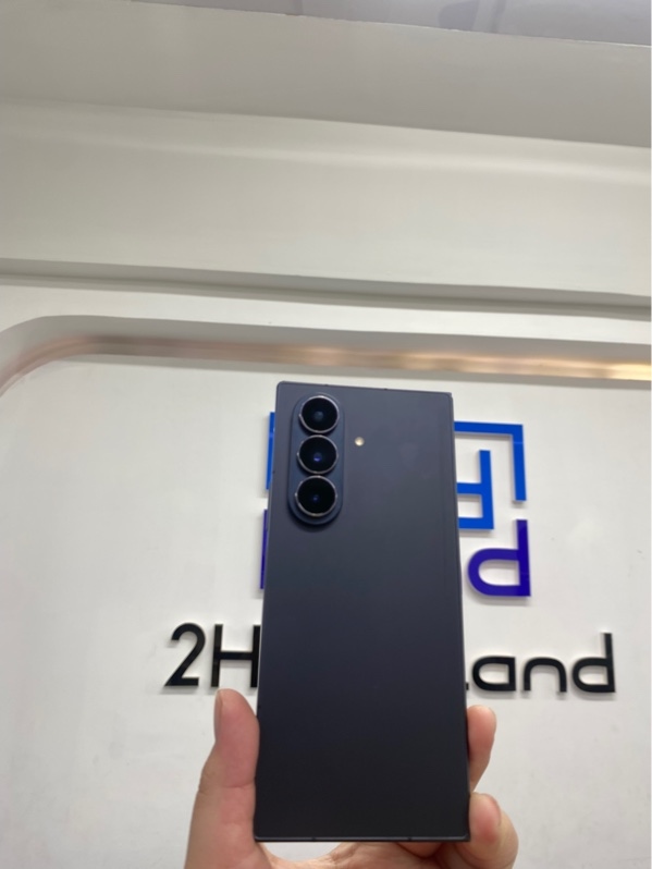 Điện thoại Samsung Galaxy Z Fold 7 - Bản quốc tế - Snapdragon 8 Elite - 12/512 - Màu xanh đậm - Ngoại hình 97.5% - Cấn 2 góc màn, màn nhỏ trầy - Body