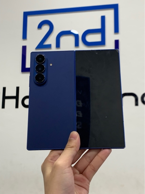 Điện thoại Samsung Galaxy Z Fold 7 - RAM 12GB/ROM 512GB - Màu xanh - Ngoại hình: 96% - Trầy cấn sườn nhiều, màn hình trong xước mèo - Body