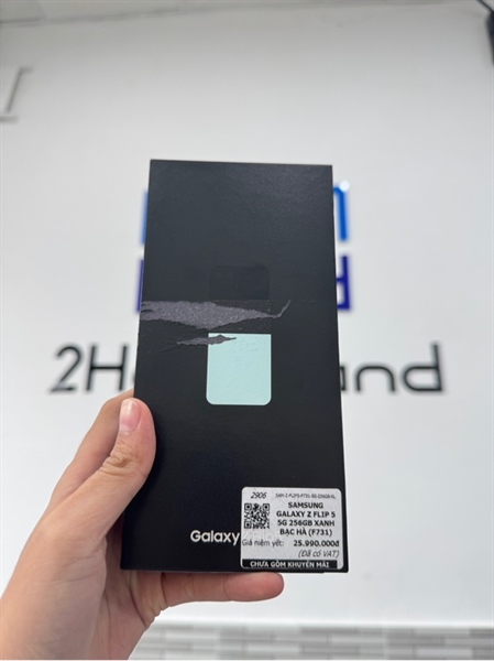 Điện Thoại Samsung Galaxy Zflip 5 5G - Ram 8 , Rom 256GB - Xanh đen - Snap 8 gen 2 - Ngoại hình 98% , bung nắp có bể 1 gốc màn + Fullbox