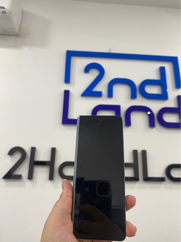 Điện thoại Samsung galaxy Zfold 4 - SSVN - Snapdragon 8 plus gen 1 - 12/256Gb - Màu xanh- Ngoại hình 97% - Viền trầy, màn chính rạn, góc ám hồng - kèm sạc linh kiện