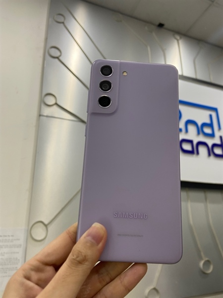 Điện thoại Samsung S21 FE - 5G - Exynos 2100 - Ram 8/128GB - Màu tím - Ngoại hình: 97% - Body