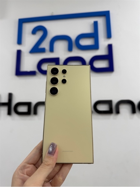 Điện thoại Samsung S24 Ultra - Snap 8 Gen 3 - 12/256GB - Máy quốc tế - Màu vàng - Ngoại hình 98% - Màn ám vàng nhẹ , cấn nhẹ 1 góc - Kèm sạc