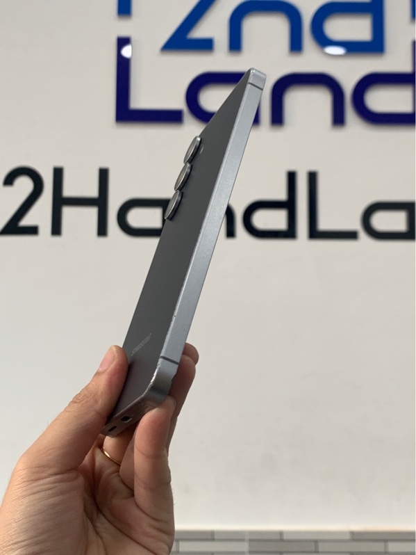 Điện thoại Samsung S25 fe - Ram 8/128gb - Màu đen - Ngoại hình: 96% - Màn trầy, trầy sườn, trầy cam sau - Box