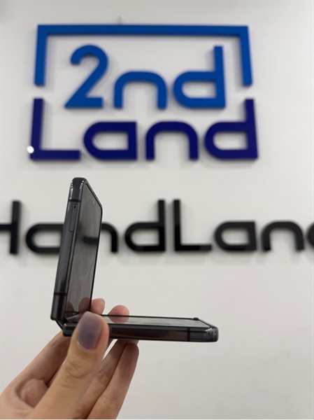 Điện thoại Samsung ZFlip 3 - Màu đen - Ram8/128Gb - Ngoại hình 97% - Màn sọc , màn trong chập chờn , xác - Body 1