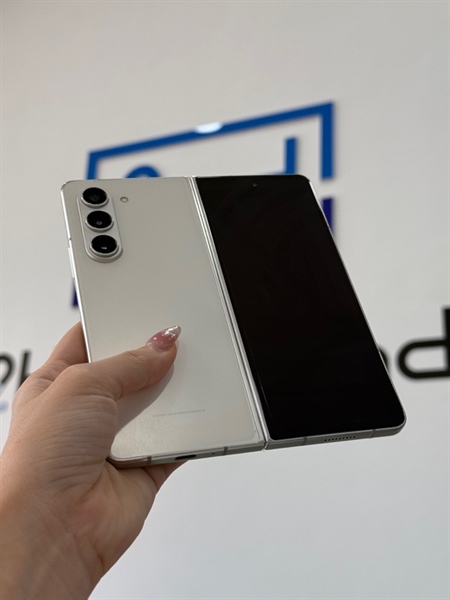 Điện thoại Samsung Zfold 5 - Ram 12/512GB - Mã Hàn ( 2 sim) - Trắng - 98%