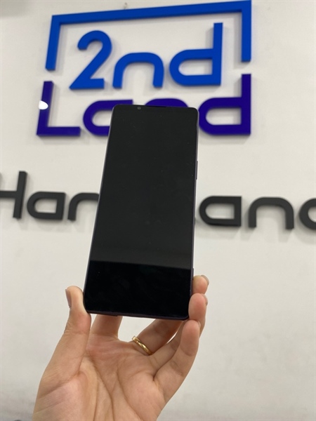 Điện thoại Sony Xperia 1 mark 4(S0-51C) - Bản Docomo nội địa Nhật - Snap 8 Gen 1 - 12/256GB - Màu tím - Ngoại hình 97% - Màn ám hồng , trầy cổng sạc, mất vân tay - Body 1