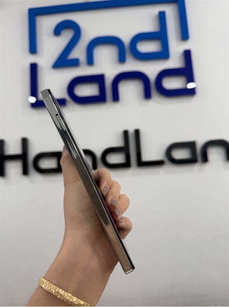 Điện thoại Tecno Pova 5 - Helio G99 - 8/128GB - Màu vàng - Ngoại hình 97% - Màn ám hồng - Kèm sạc 1