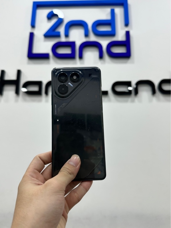 Điện thoại Tecno Pova 7 - FHD 120hz CPU Helio G100 Ultimate - Ram 8/128GB - Màu đen - Ngoại hình 97% - Ngoại hình 97% - Khe sim hơi nứt mép - Kèm box + Dock sạc