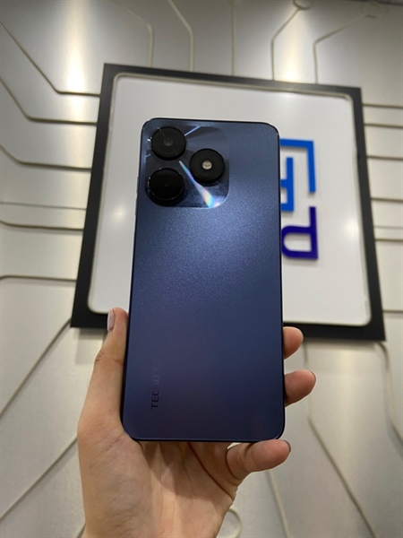 Điện thoại Tecno Spark 10 - Helio 437 - Ram 8/128GB - Bản quốc tế - Màu xanh - Ngoại hình: 98% - Body