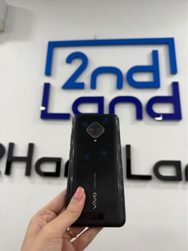 Điện thoại Vivo S1 Pro - Snapdragon 665 - 8/128GB - Màu đen - Ngoại hình xấu - Màn trầy nặng , cụm cam trầy nặng , nứt , cấn móp , trầy xước vỏ nhiều , bể cụm loa dưới , cam sau mờ , có đốm - Không phụ kiện - KHÔNG BẢO HÀNH