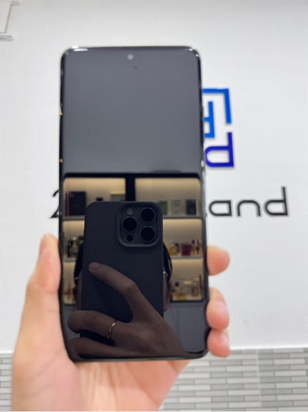 Điện thoại Vivo X200 Pro - Dimen Sity 9400 - 12/256GB - Bản nội địa - Màu đen - Ngoại hình: 98% - Xước cam sau - Body 2