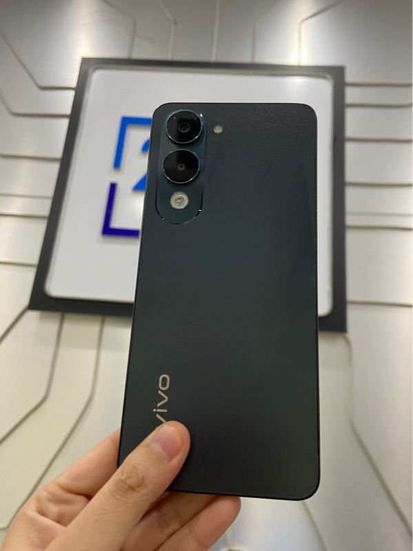 Điện Thoại Vivo Y04 - Chip T7225 - Ram 6/128GB - Màu đen - Ngoại hình: 97% - Viền Ám Xanh Nhẹ, Xước Cấn Viền Nhẹ - Body