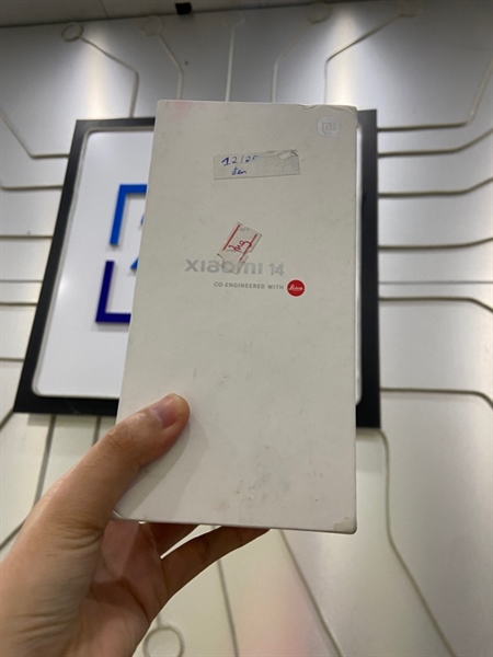 Điện thoại Xiaomi 14 - Snapdragon 8 Gen 3 - Ram 12/256GB - Màu đen - Ngoại hình: 98% - Kèm Box 4