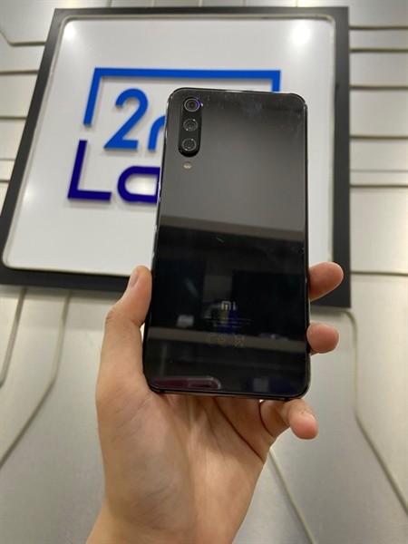 Điện thoại Xiaomi Mi 9 SE - Chip Snapdragon 712 - Ram 6/64GB - Pin yếu - Màu đen - Ngoại hình: 97% - Mặt lưng hở nhẹ, bung nút tăng giảm âm lượng + nút nguồn, màn lưu ảnh, loa nhỏ - Body - Không bảo hành