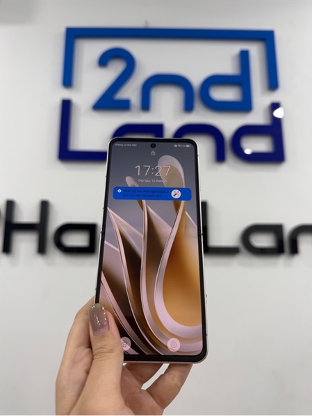 Điện thoại ZTE Libero Flip A304ZT - Nội địa Nhật - Snap 7 gen 1 - 6/128GB - Màu vàng - Ngoại hình 98% - Màn trầy - Kèm sạc 2