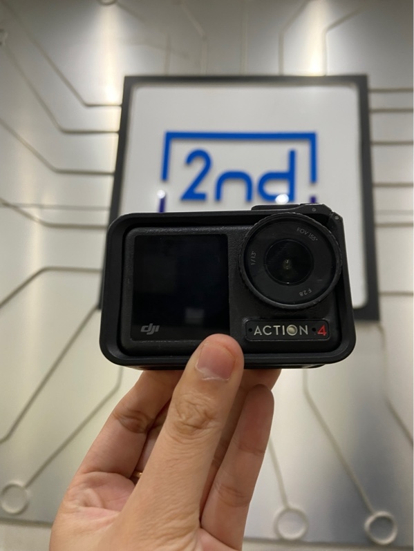 DJI Action 4 - Màu đen - Ngoại hình: 97% - Kèm vỏ bảo vệ + 1 pin