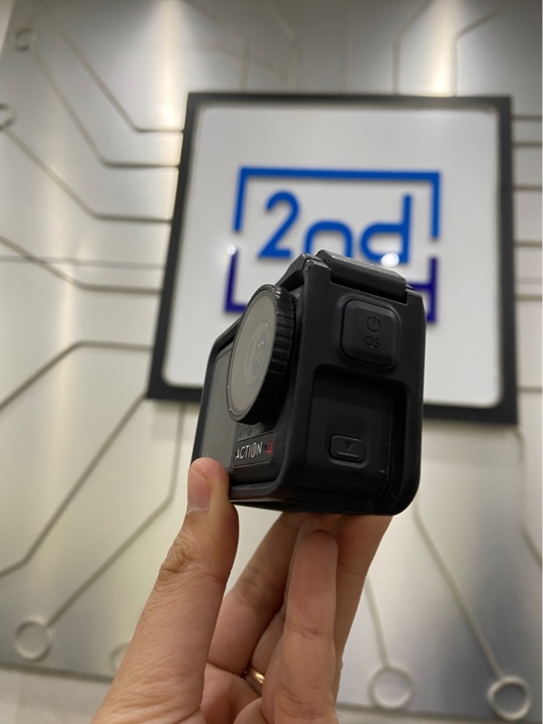 DJI Action 4 - Màu đen - Ngoại hình: 97% - Kèm vỏ bảo vệ + 1 pin