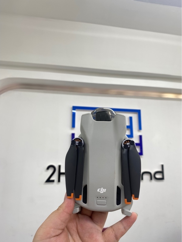 DJI Flycam Mini 3 Combo RC - Màu xám - Ngoại hình 98% - 1 cánh nứt nhẹ - Kèm 3 pin ( 1 pin chu kỳ 4 / 1 pin chu kỳ 5 / 1 pin chu kỳ 8),dock sạc pin, túi, dây sạc