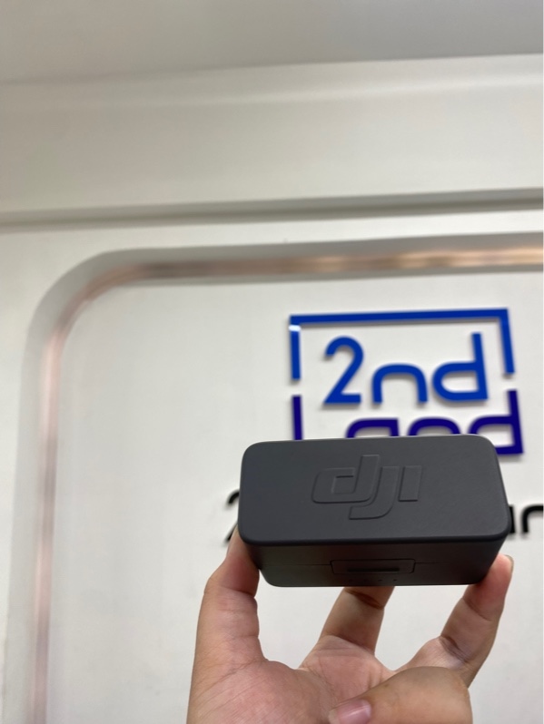 DJI Mic Mini (2TX +1RX, Charging Case) - Màu đen - Ngoại hình 98% - Fullbox - Còn BH đến 21/10/26