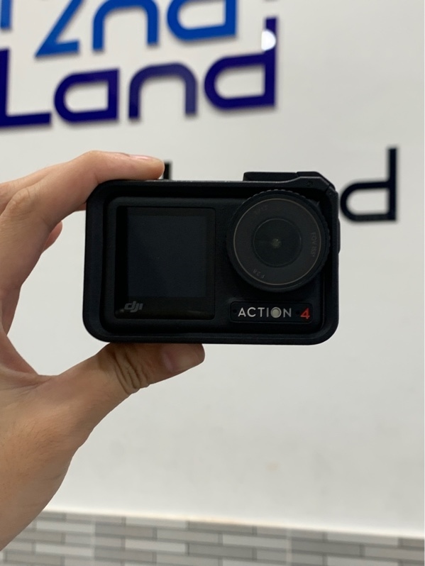 DJI OSMO Action 4 adventure combo - Màu đen - Ngoại hình: 97% - Thiếu adapter, screw, dán mũ - Box