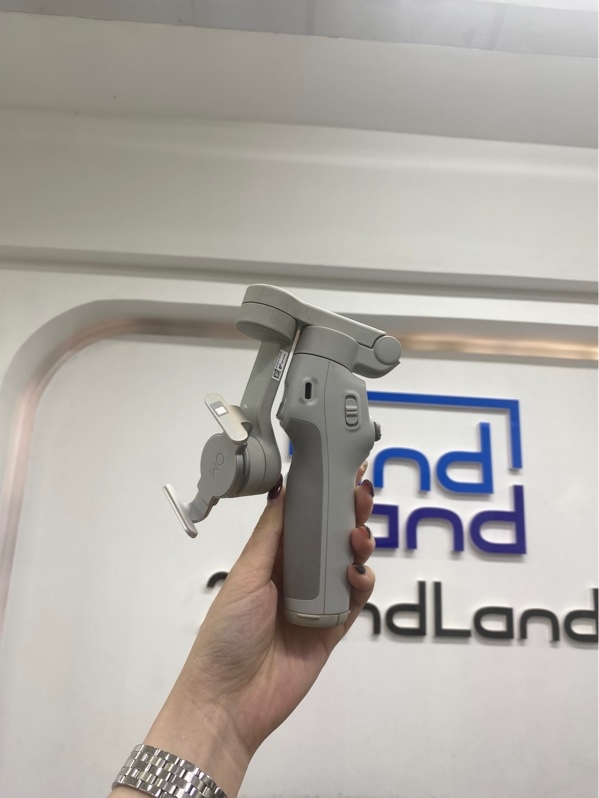 DJI Osmo Mobile 7 - Màu xám - Ngoại hình 97% - Dơ - Kèm nam chân gắn điện thoại,box