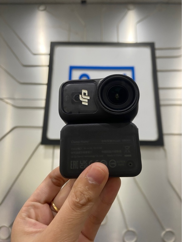 DJI Osmo Nano - 64GB - Màu đen - Ngoại hình: 97% - Kèm Box + đủ phụ kiện