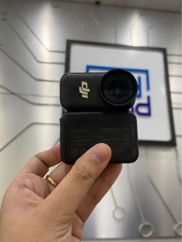 DJI Osmo Nano 64GB - Màu đen - Ngoại hình: 97% - Trầy xước nhiều, lens trầy nhiều - Body