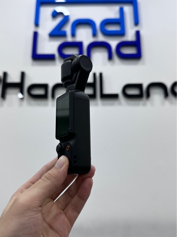 DJI Osmo Pocket 3 Bản Combo - Màu đen - Ngoại hình 97.5% - Kèm túi + 1 pin + Chân đứng + Mic + Ốp + Lens bảo vệ + Dây sạc + Thẻ 128GB