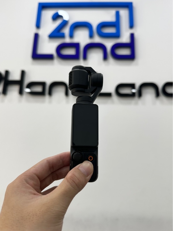 DJI Osmo Pocket 3 bản Combo - Màu đen - Ngoại hình 97% - Màn hơi lệch nhẹ - Fullbox đủ phụ kiện