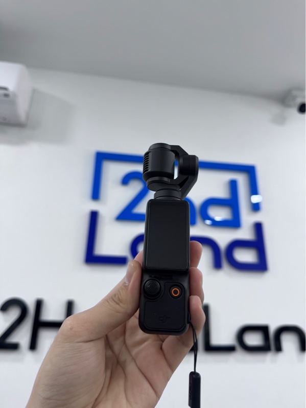 DJI Osmo Pocket 3 creator combo - Màu đen - Ngoại hình 97,5% - Trục có vết trầy nhẹ, kính cam xước, thiếu 1 cáp sạc Type-C - Kèm 1 thẻ nhớ 128Gb, 1 đồ đọc thẻ nhớ
