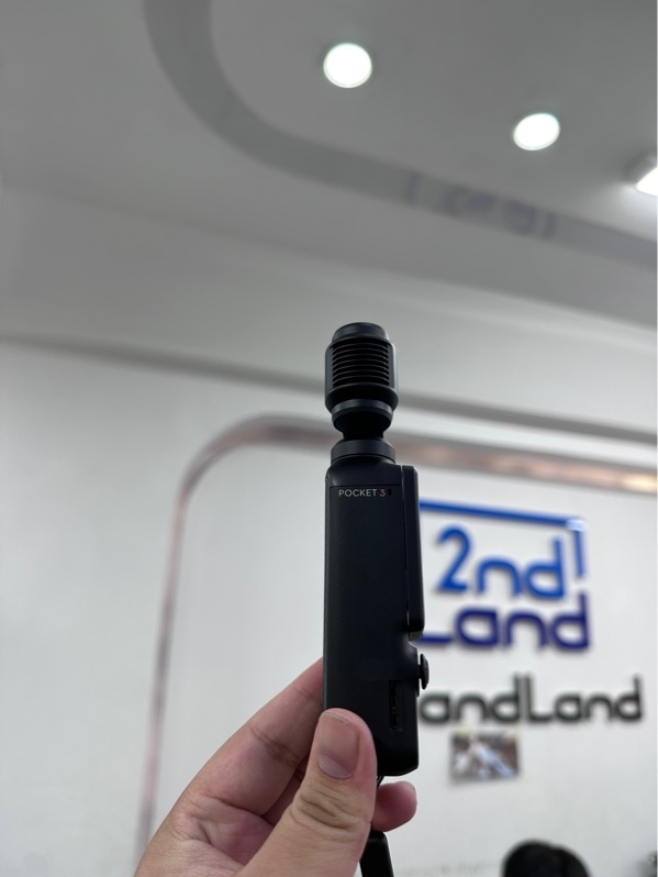 DJI Osmo Pocket 3 Creator Combo - Màu đen - Ngoại hình 98% - Thiếu nam châm gắn mic, thiếu dây sạc