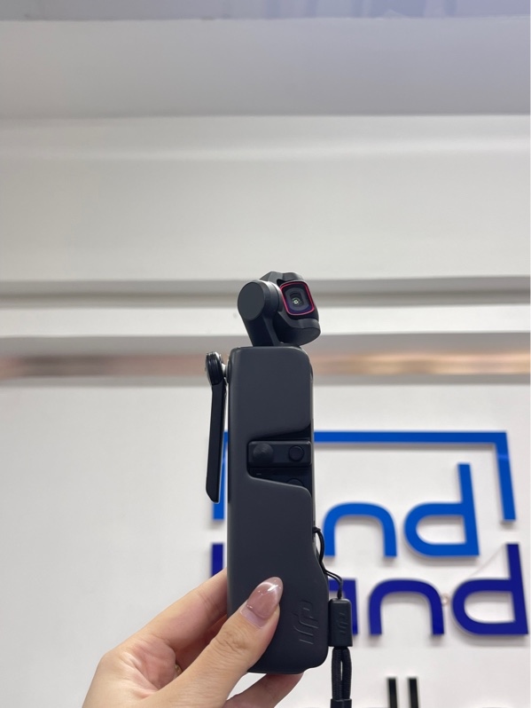 DJI Pocket 2 bản đơn - Màu đen - Ngoại hình 97.2% - Cover phone adapter usb c mất nắp cán - Kèm handle kết nối bluetooth điện thoại